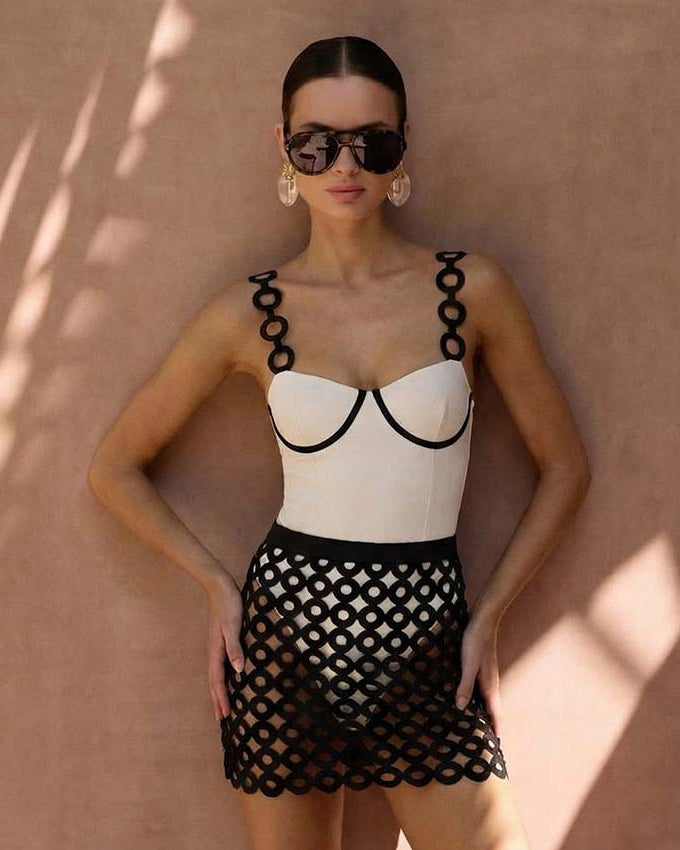 Ring Decoration White One Piece Swimsuit and Skirt	
