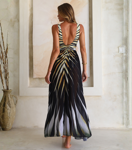 V-neck Tiger Stripe Print One Piece Swimsuit and Skirt	