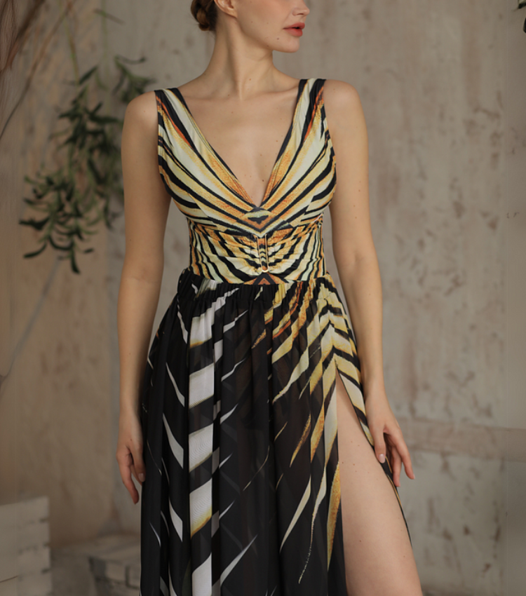 V-neck Tiger Stripe Print One Piece Swimsuit and Skirt	