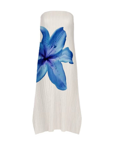 Resort-style pleated strapless dress