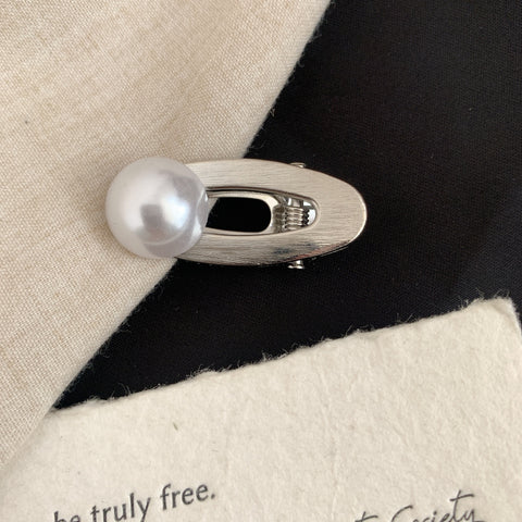 Metallic hair clip