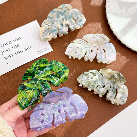 Leaf-shaped hair clip