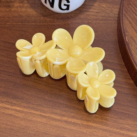 Flower hair clip