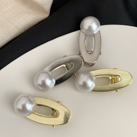 Metallic hair clip